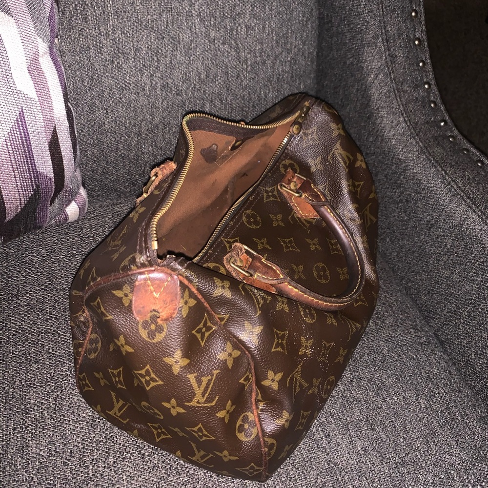 Louis Vuitton Speedy 30